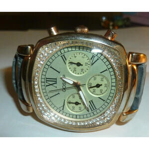 Gossip Mother Pearl Crystals Silver Tone Women’s Watch‎ Leather Band